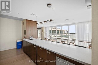 410 Queens Quay W in Toronto, ON - Building Photo - Building Photo