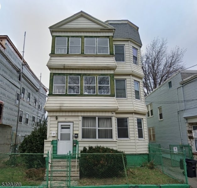 property at 61 Wainwright St