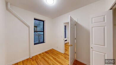 419 E 73rd St in New York, NY - Building Photo - Building Photo