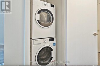 120 Broadway Ave in Toronto, ON - Building Photo - Building Photo