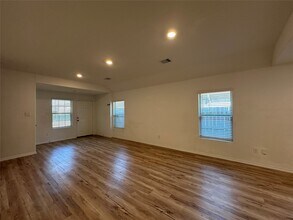 33516 Orange Maple Wy in Pinehurst, TX - Building Photo - Building Photo