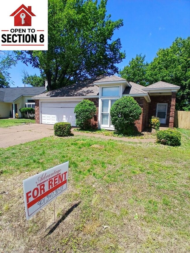 property at 2689 Bay Pointe Cir N