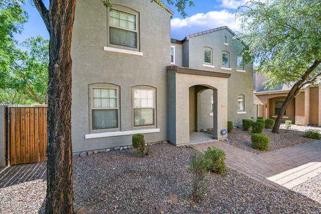 property at 3299 E Loma Vista St
