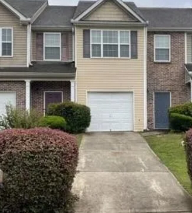 6550 Capitol Knoll in Fairburn, GA - Building Photo
