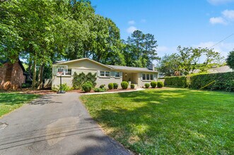 614 Ellsworth Rd in Charlotte, NC - Foto de edificio - Building Photo