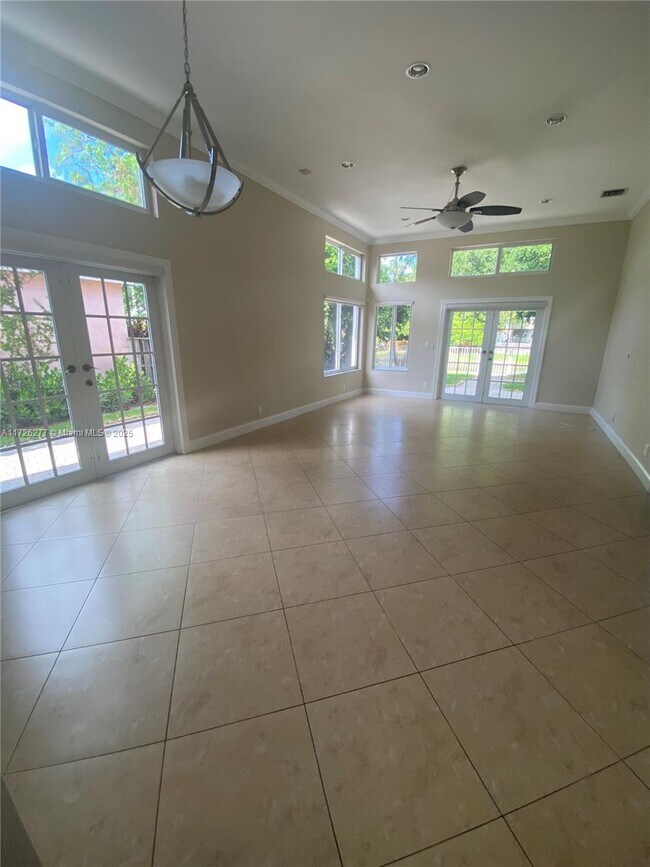 10017 NW 4th St in Plantation, FL - Building Photo - Building Photo