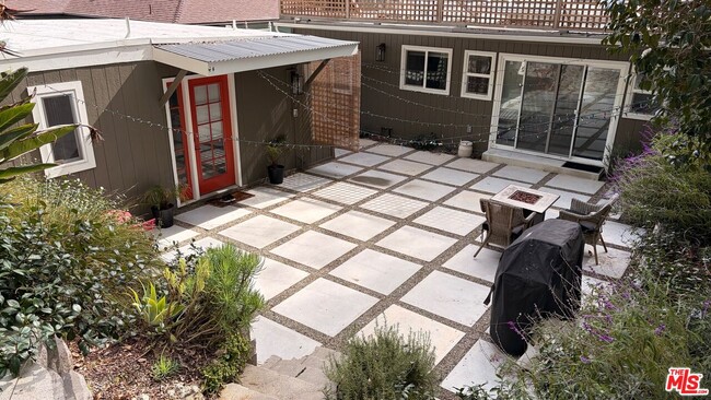 3823 Broadlawn Dr in Los Angeles, CA - Building Photo - Building Photo