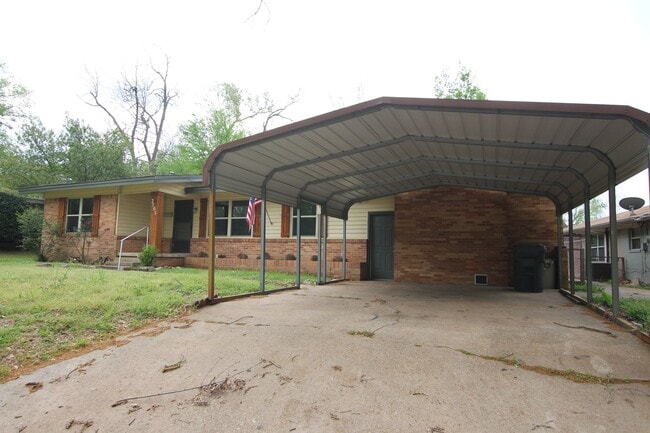 2705 Brentwood Dr in Tyler, TX - Building Photo - Building Photo