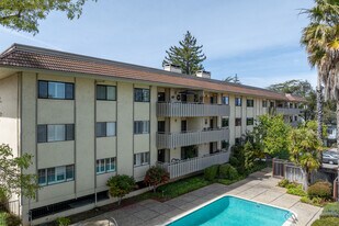 73 3rd St in Los Altos, CA - Building Photo