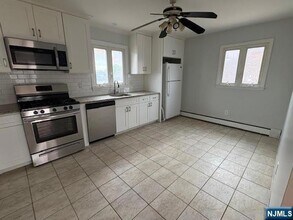 202 S Main St in Hackensack, NJ - Building Photo - Building Photo