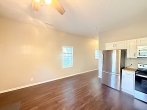 417 E 18th St in New Albany, IN - Foto de edificio - Building Photo