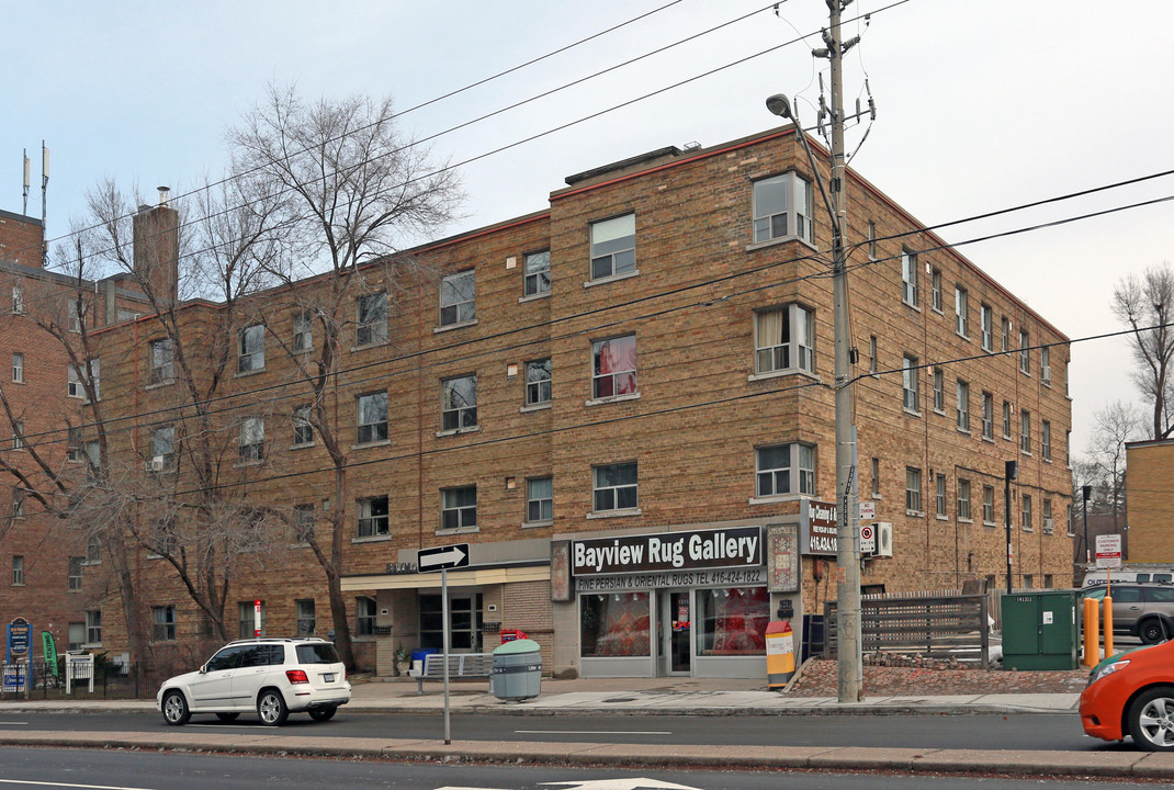 Baymoore Apartments in Toronto, ON - Building Photo