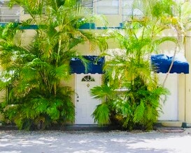 2589 Trapp Ave, Unit 2589 in Miami, FL - Foto de edificio - Building Photo