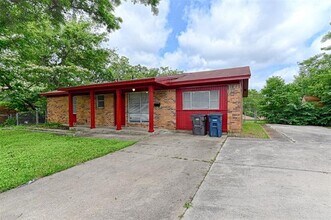 4909 Dalevale Ct in Fort Worth, TX - Building Photo - Building Photo