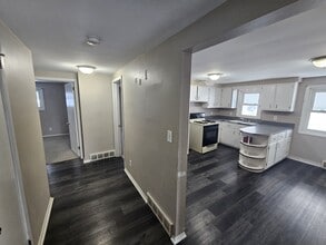 11431 Hempstead Rd in Garfield Heights, OH - Building Photo - Building Photo