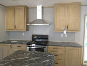 5507 Annette St in Zephyrhills, FL - Building Photo - Building Photo