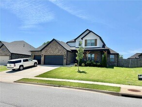 671 Maplewood Dr in Centerton, AR - Building Photo - Building Photo