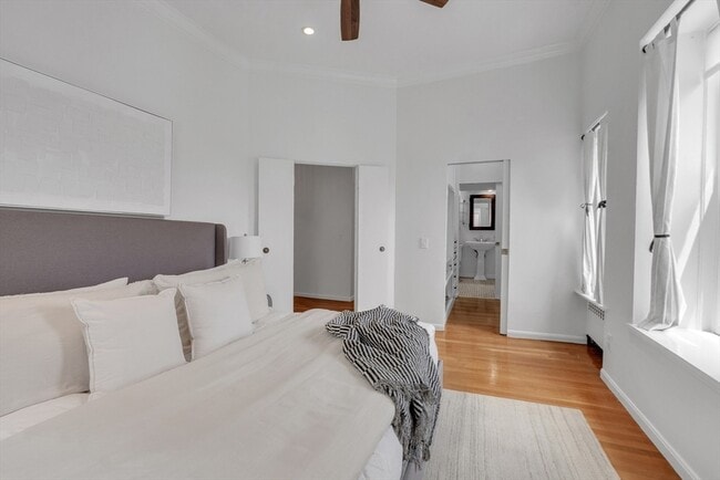 11 Cazenove St, Unit 4