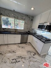 5604 Valley Circle Blvd in Los Angeles, CA - Building Photo - Building Photo