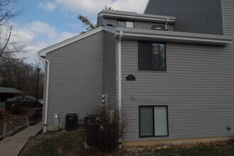 1321 Prospect Crossing in Ballwin, MO - Foto de edificio - Building Photo