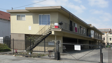 1071 81st Ave in Oakland, CA - Foto de edificio - Building Photo