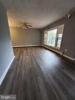 13723 Dumfries Rd in Manassas, VA - Building Photo