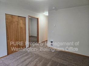 3150 W Maplewood Ave in Bellingham, WA - Building Photo - Building Photo