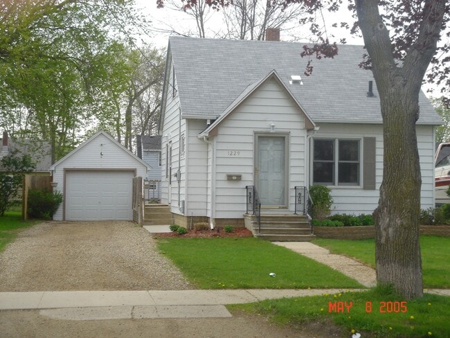 1229 7th Ave SE in Rochester, MN - Building Photo - Building Photo