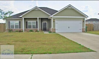 729 Burke Dr in Hinesville, GA - Building Photo