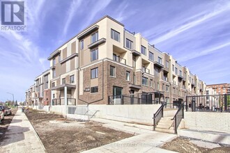3550-3550 Colonial Dr in Mississauga, ON - Building Photo - Building Photo