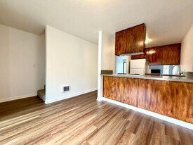 4447 SW Garden Home Rd in Portland, OR - Building Photo