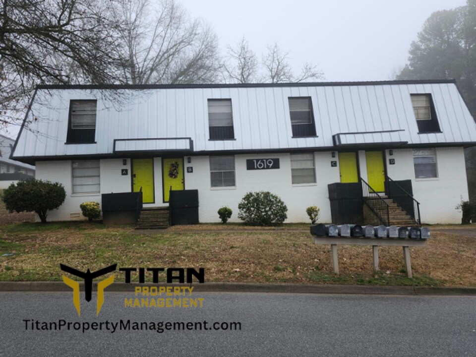 1619 Longview St in Benton, AR - Building Photo
