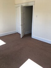 359 W Chester Pike, Unit Havertown Duplex in Havertown, PA - Building Photo - Building Photo