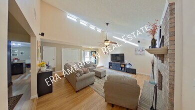 1253 Whitewood Way in Niceville, FL - Building Photo - Building Photo