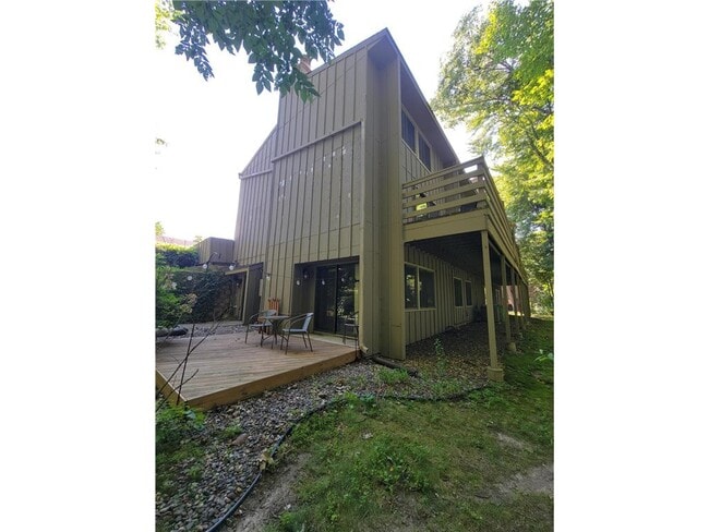 property at 1859 Yuma Ln N