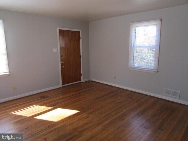 2227 Capri Ct in Falls Church, VA - Building Photo - Building Photo