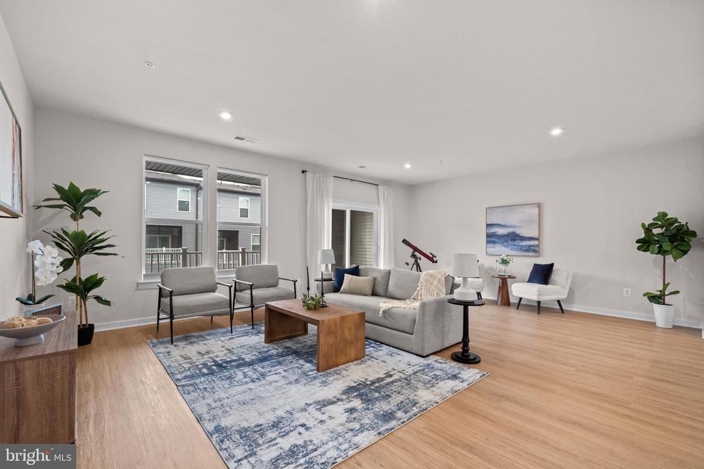 14114 Gypsum Lp in Chantilly, VA - Foto de edificio