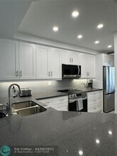 18260 N Bay Rd in Sunny Isles Beach, FL - Building Photo - Building Photo