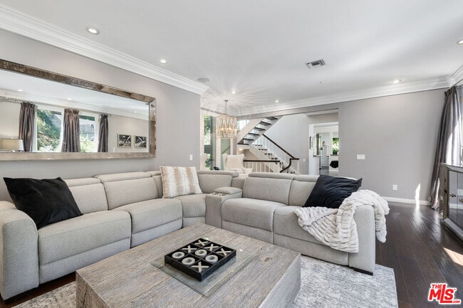 property at 10023 Westwanda Dr