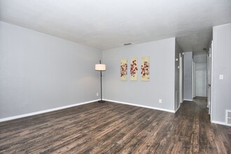 Summerstone Duplexes in Tulsa, OK - Foto de edificio - Interior Photo