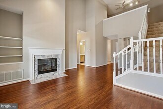 14301 Grape Holly Grove in Centreville, VA - Building Photo - Building Photo