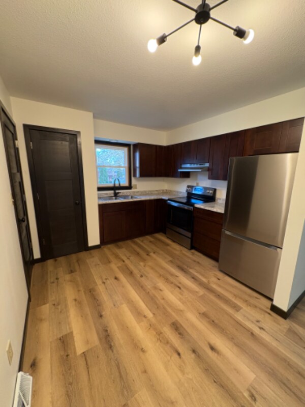920 Girard St-Unit -920 in Hudson, WI - Building Photo - Building Photo