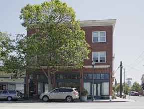 5500 San Pablo Ave in Emeryville, CA - Building Photo - Building Photo