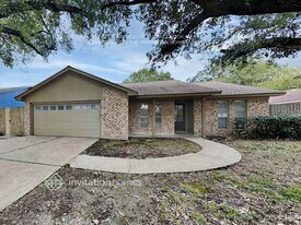 12914 Foxburo Dr in Houston, TX - Building Photo