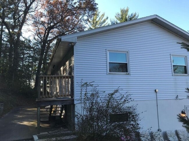 N8644 940th St in River Falls, WI - Building Photo - Building Photo