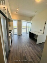 188 Fairview Mall Dr in Toronto, ON - Building Photo - Building Photo