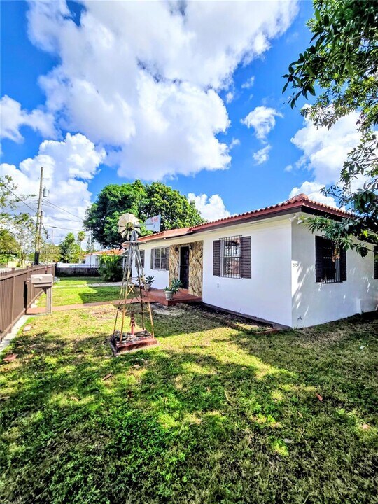 5451 SW 5th Ter in Coral Gables, FL - Building Photo