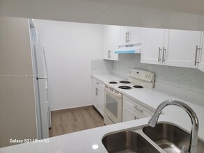 469 NW 100th Pl in Pembroke Pines, FL - Building Photo - Building Photo
