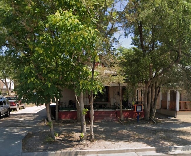 property at 1016 N Elizabeth St