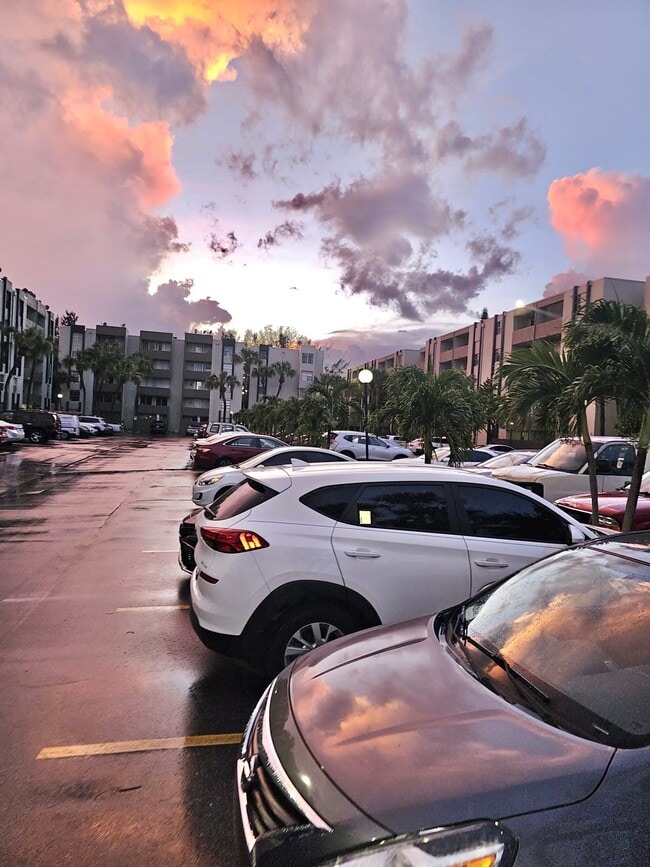 10000 NW 80th Ct, Unit #2135 in Hialeah Gardens, FL - Building Photo - Building Photo